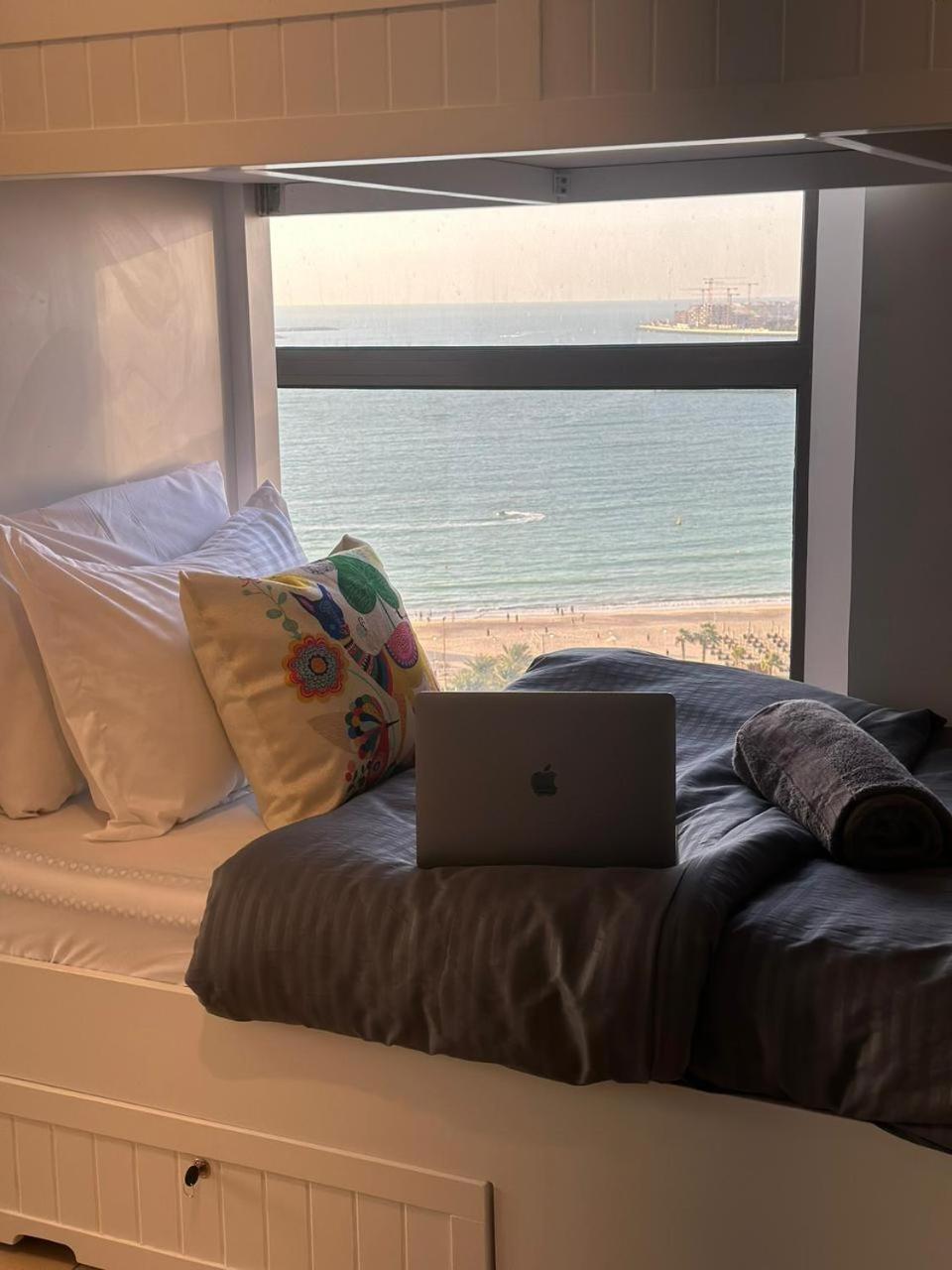 Arabian Nights Beach Hostel Dubai Exterior foto